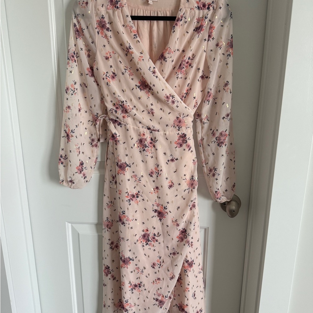 Chic Floral Long Sleeve Dress in Cream